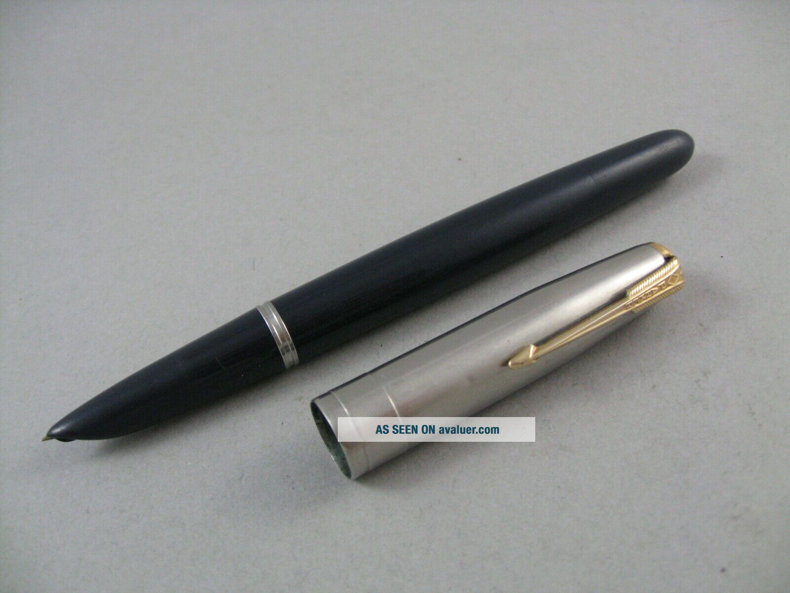 Vintage PARKER Navy Blue Fountain Pen With Jewel Cap | #3175012