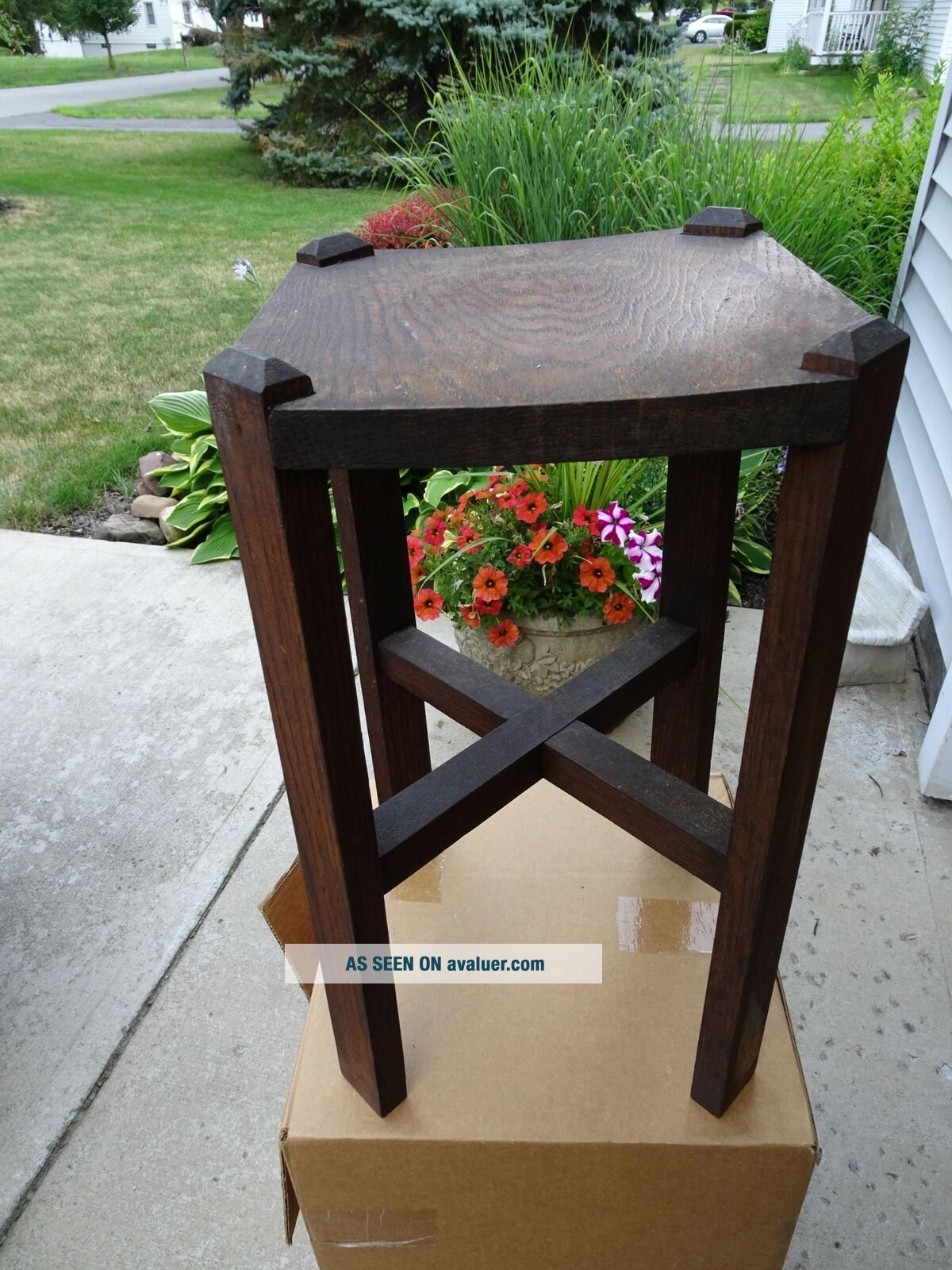 VINTAGE ARTS & CRAFTS - MISSION SOLID OAK PLANT STAND | #3672191