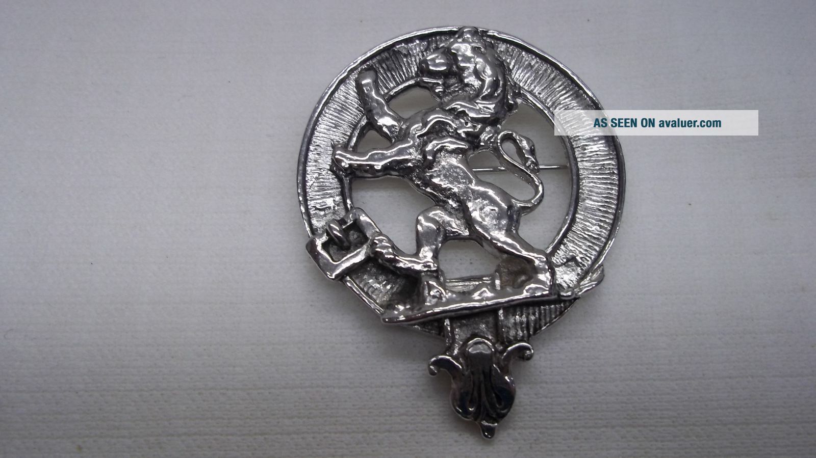 vintage-scottish-cap-badge-standing-lion-symbol-of-scotland-3942307