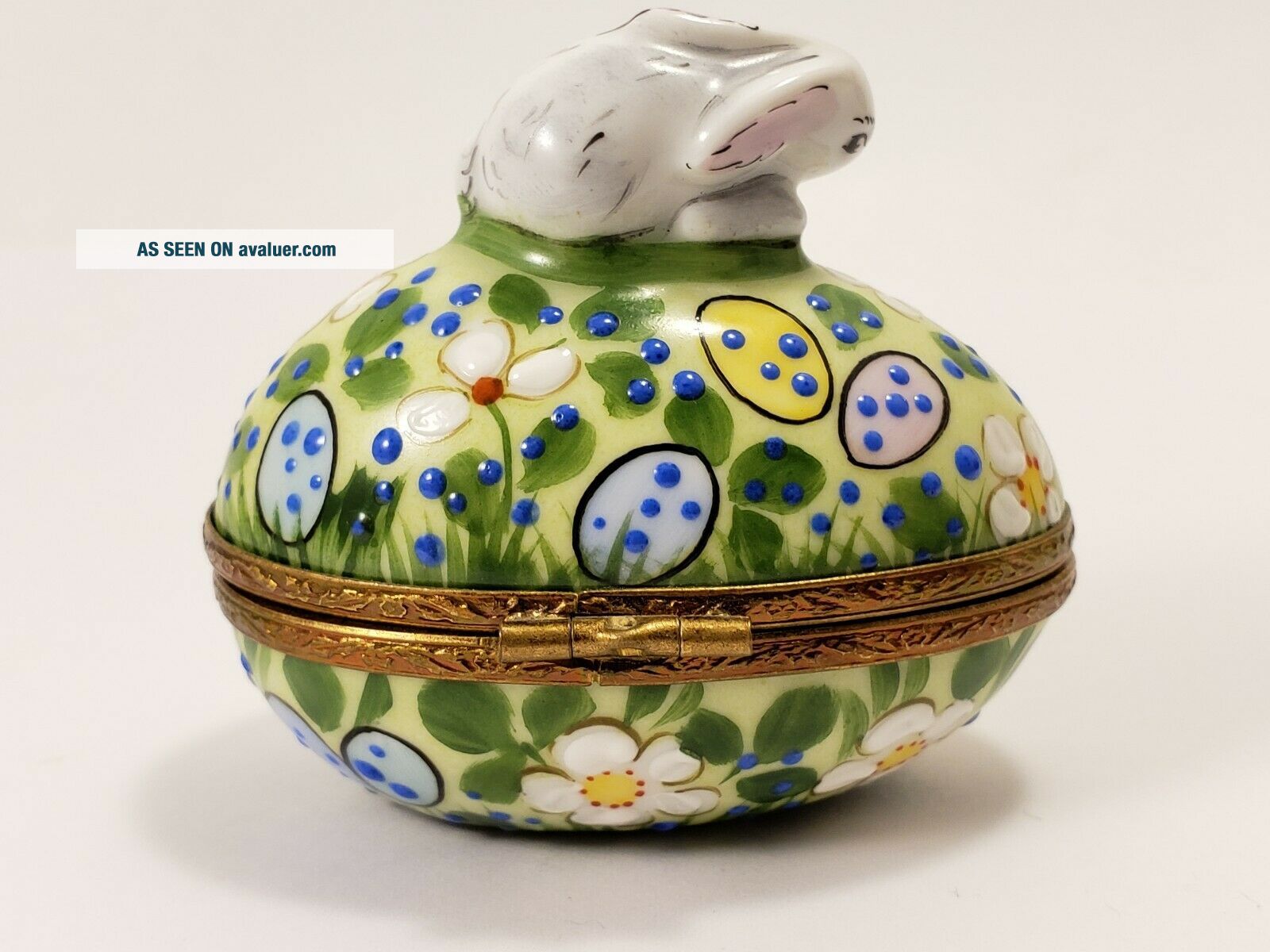 LIMOGES FRANCE TRINKET BOX BUNNY RABBIT PEINT MAIN ROCHARD | #4108536