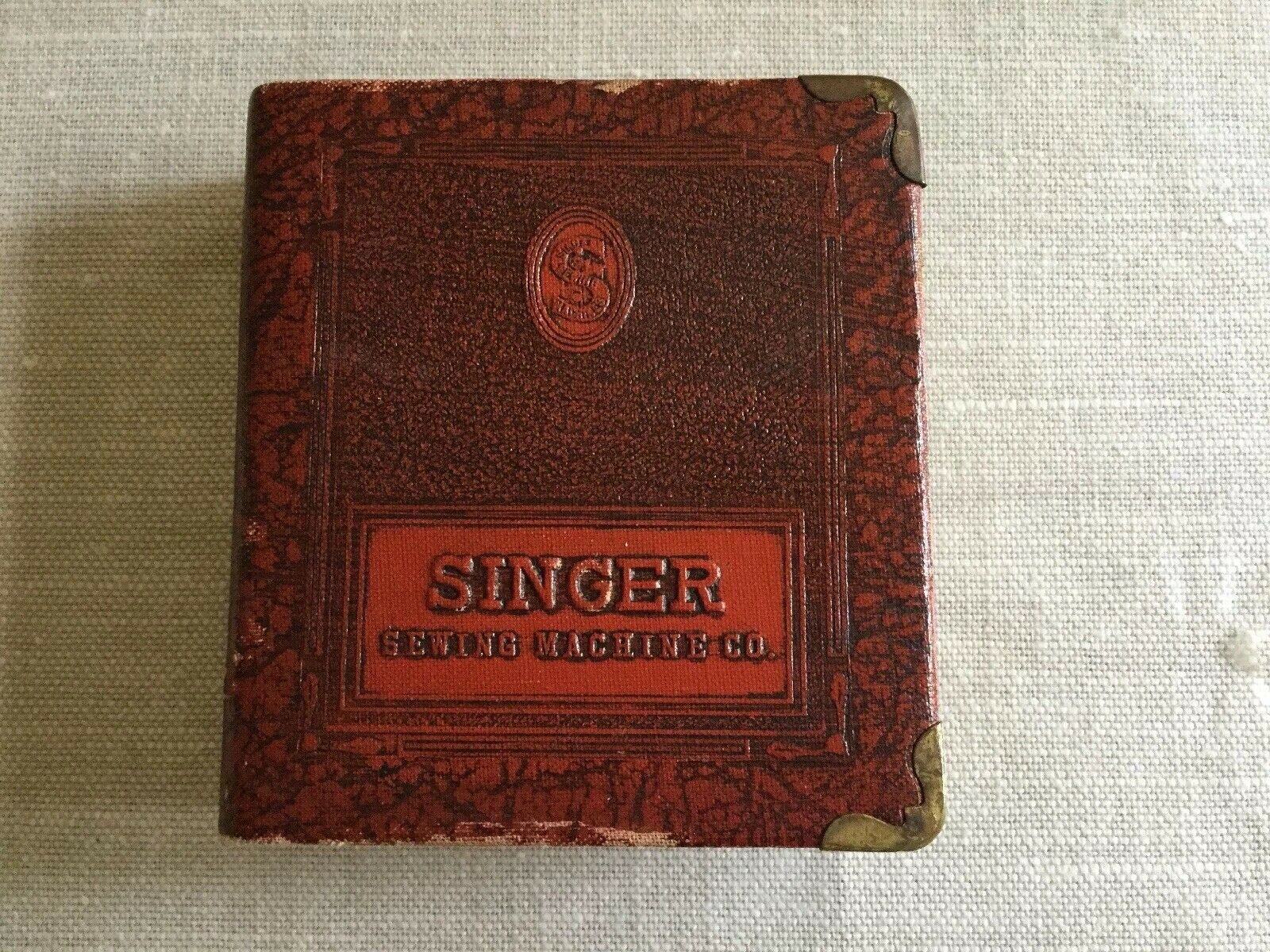 Vintage SINGER SEWING MACHINE Coin Bank Book Shape No Key