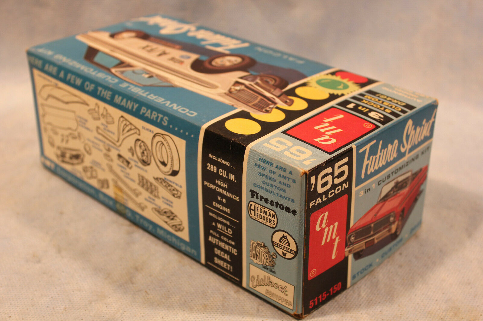 VINTAGE AMT MODELS 1/25 SCALE ' 65 FORD FALCON FUTURA 3 IN 1 MODEL KIT ...