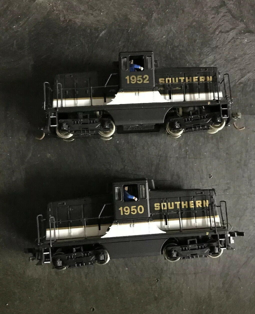 LI023 BACHMAN SPECTRUM 81205 Ho Locomotive diesel Fairbanks & Morses